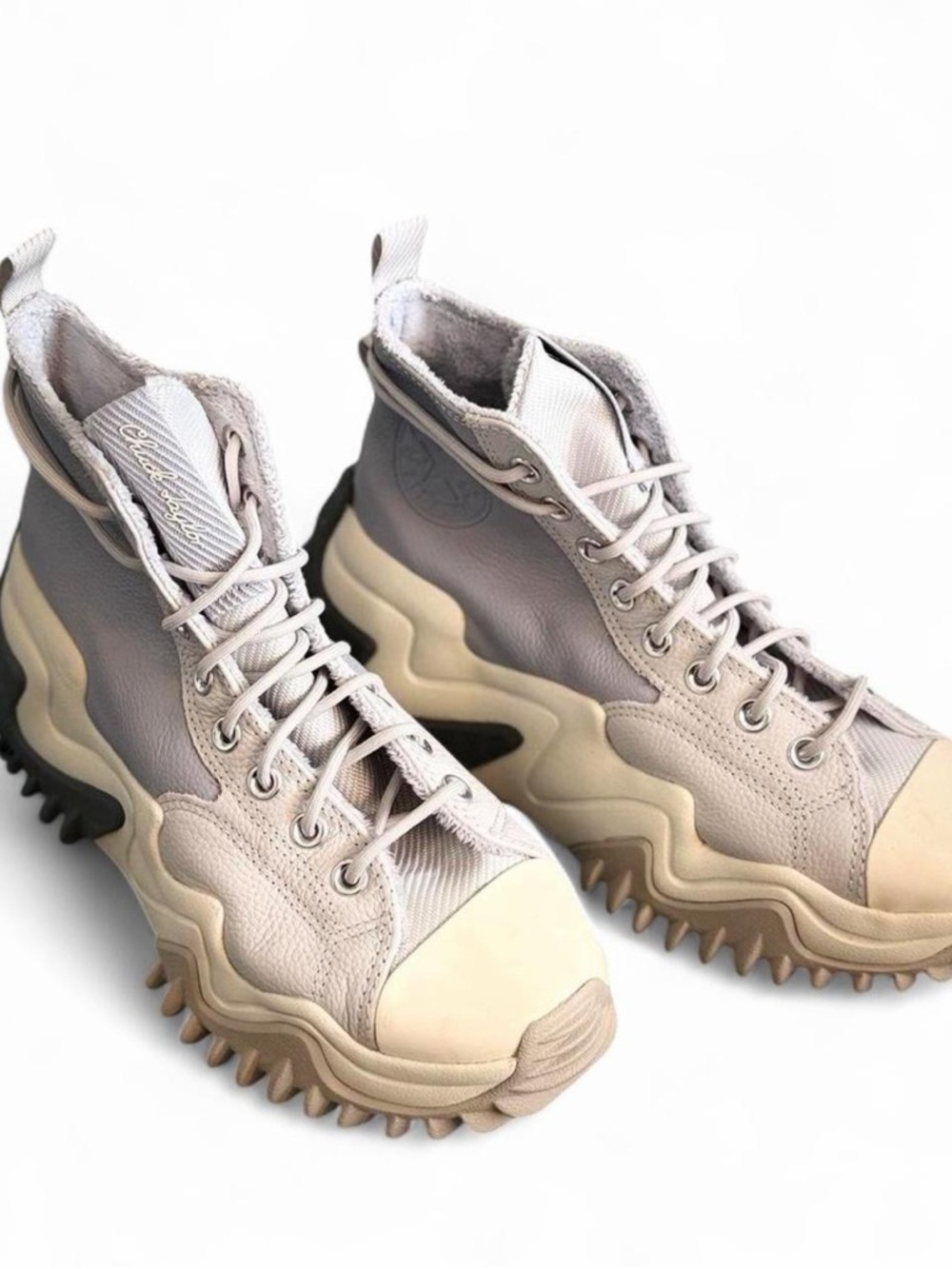 Converse Run Star Motion Platform